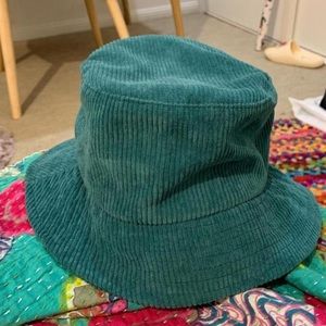 Bucket hat
